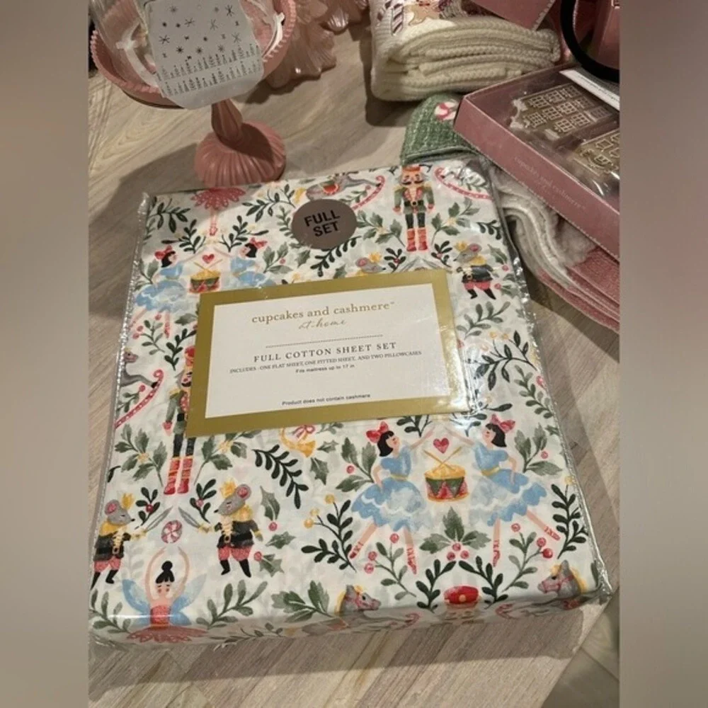 Cupcakes‎ And Cashmere Christmas Full Cotton Sheet Set